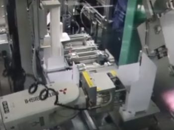 ロボット自動化事例：ロボット式カートナーインケーサー